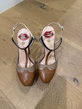 Gucci Brown and Beige Leather T-Strap Heels with Lip Insole Detail